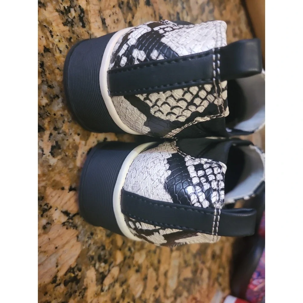 BareTraps good used